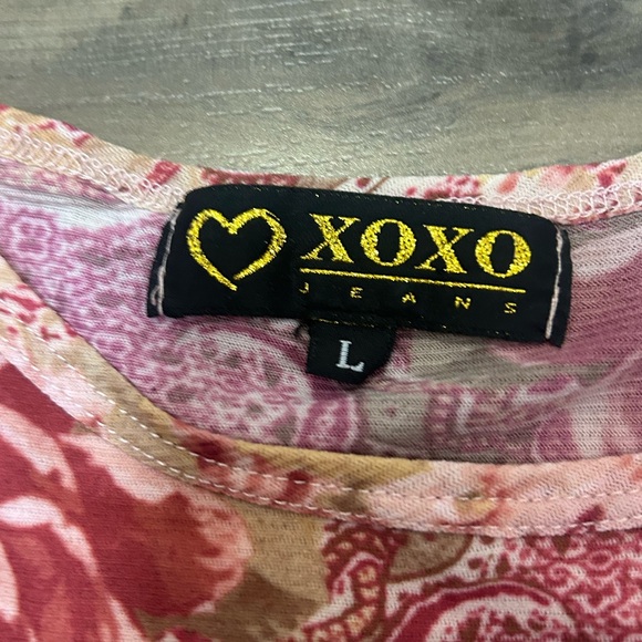 XOXO Paisley Pink Short Sleeve Top - Picture 3 of 6